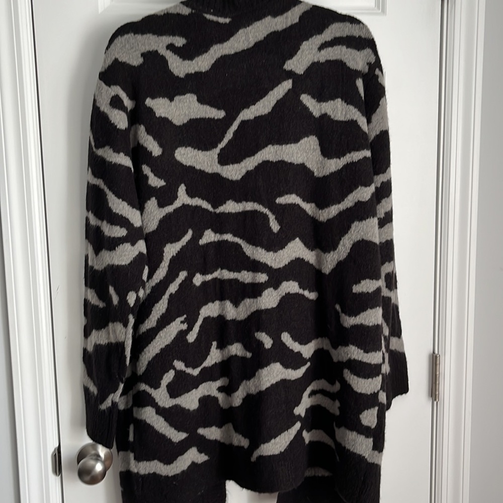 Design Lab Sweater - Picture 3 of 3
